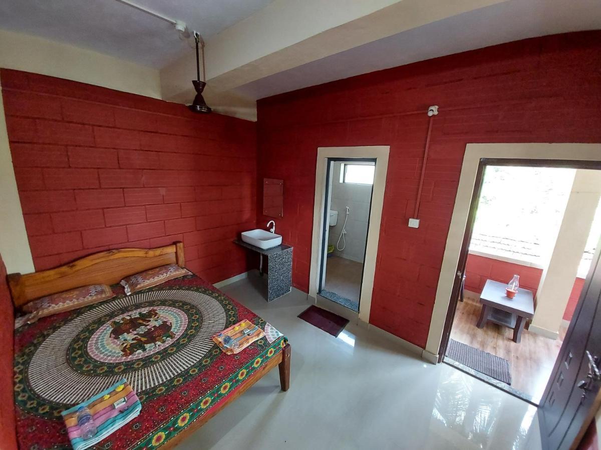 Cocopelli Guest House Gokarna  Bagian luar foto